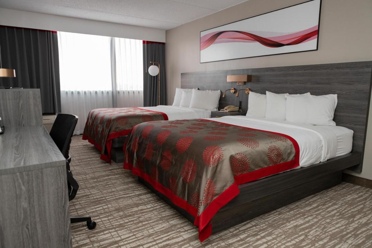 Ramada By Wyndham Cedar Rapids Hotel Eksteriør billede