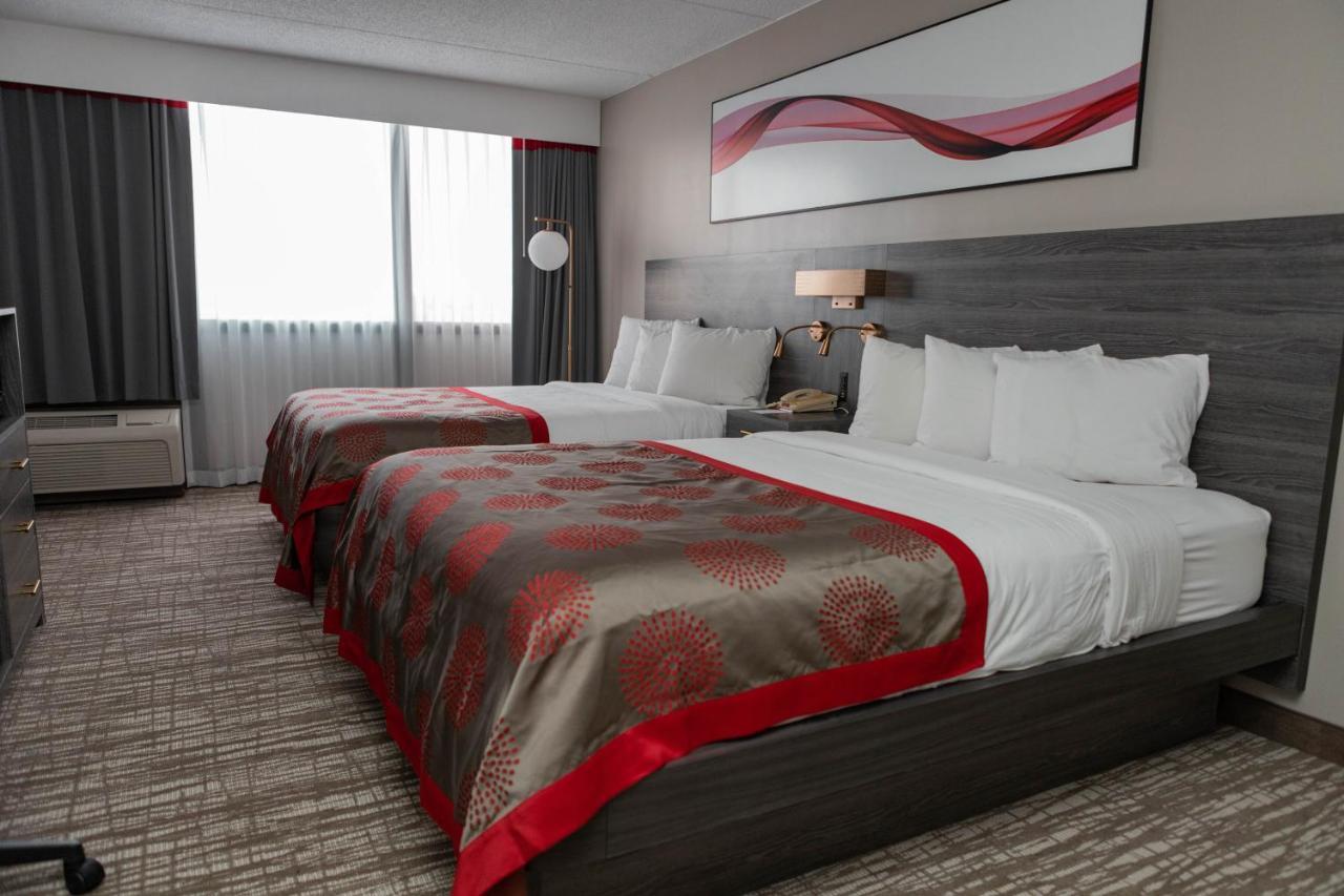 Ramada By Wyndham Cedar Rapids Hotel Eksteriør billede