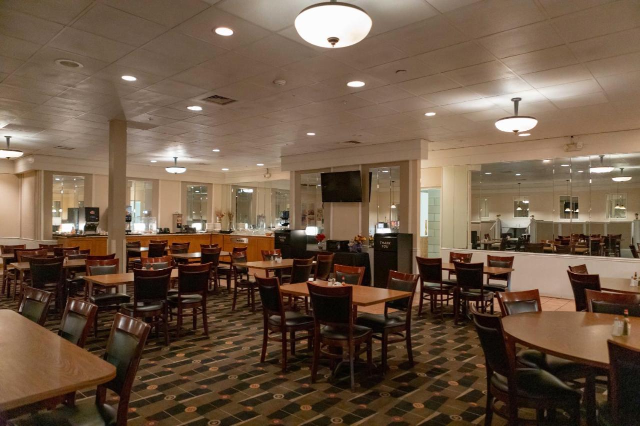 Ramada By Wyndham Cedar Rapids Hotel Eksteriør billede