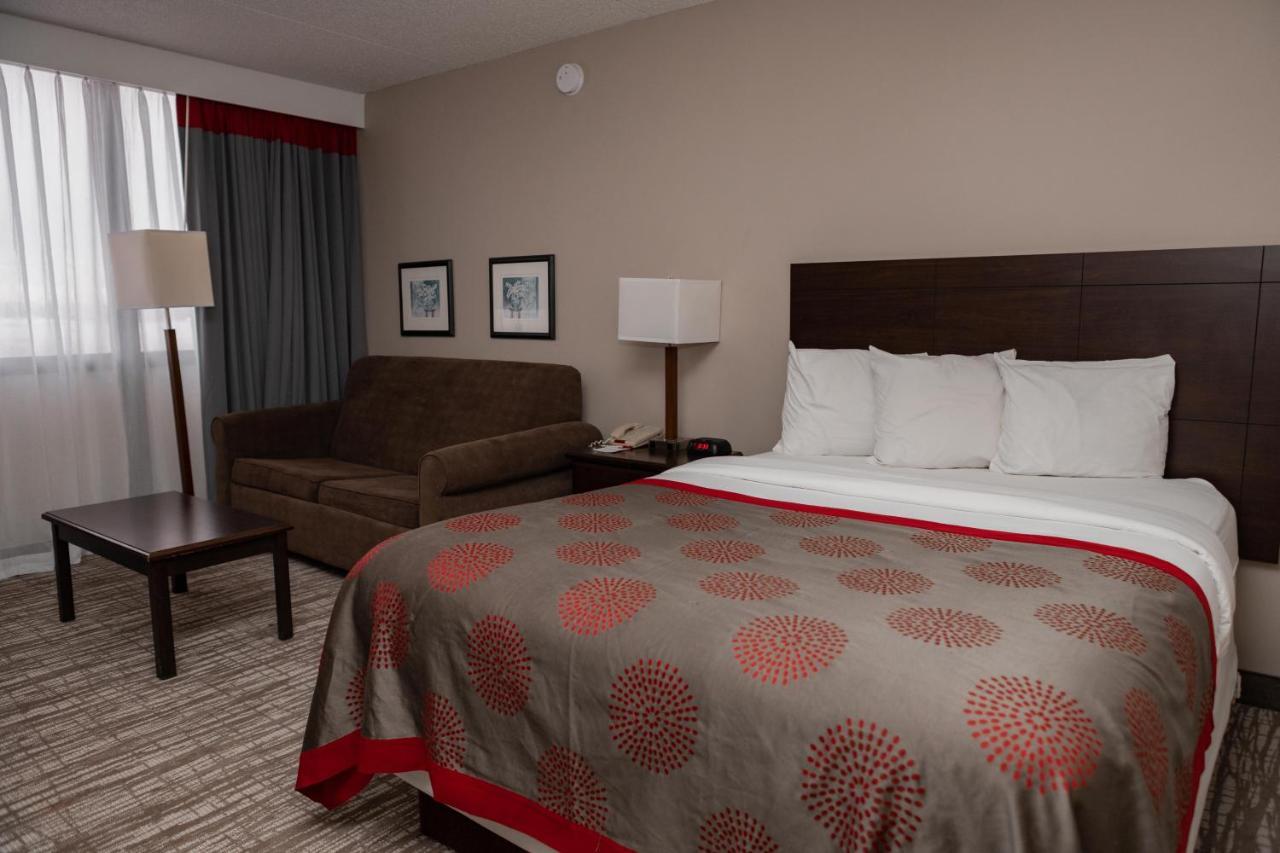 Ramada By Wyndham Cedar Rapids Hotel Eksteriør billede
