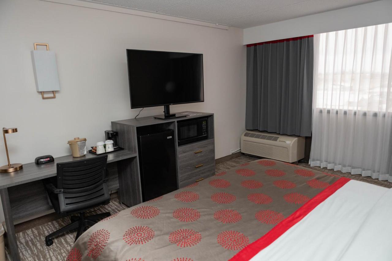 Ramada By Wyndham Cedar Rapids Hotel Eksteriør billede
