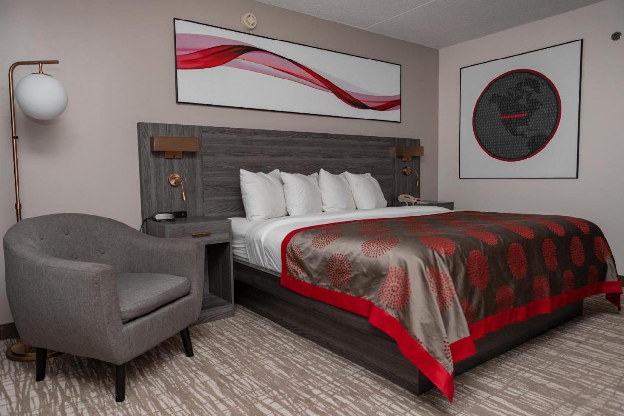Ramada By Wyndham Cedar Rapids Hotel Eksteriør billede