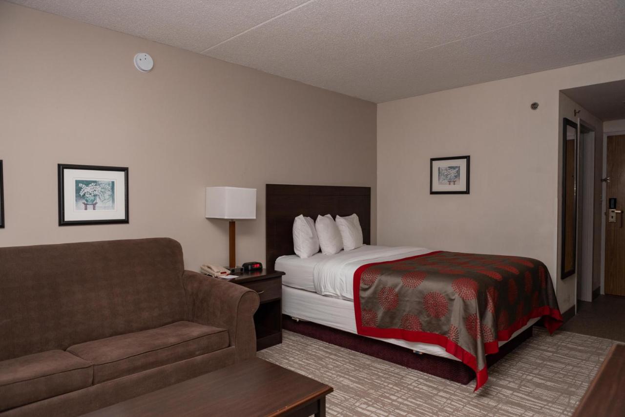 Ramada By Wyndham Cedar Rapids Hotel Eksteriør billede