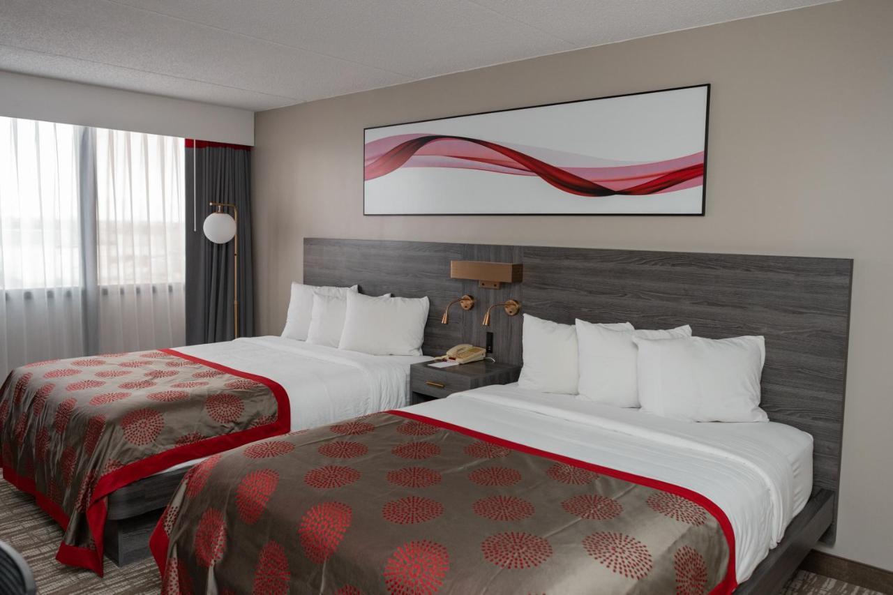 Ramada By Wyndham Cedar Rapids Hotel Eksteriør billede