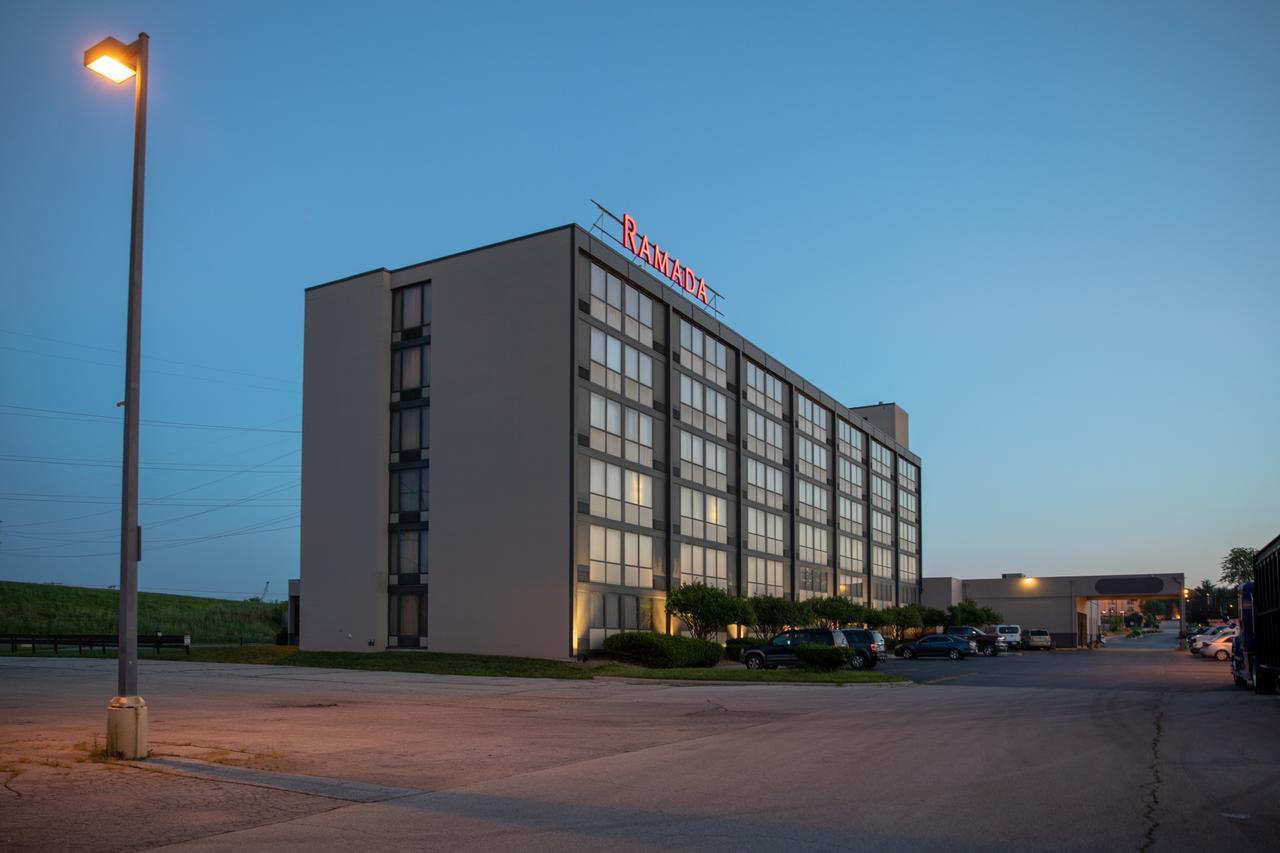 Ramada By Wyndham Cedar Rapids Hotel Eksteriør billede